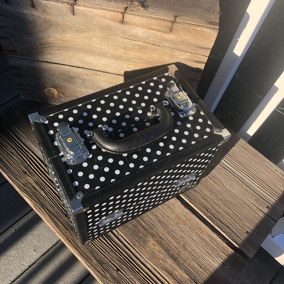 Caboodles Goddess 4 Tray Train Case - Picture 5 of 5